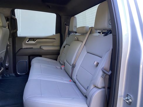 Used 2022 GMC Sierra 1500 SLT w/ SLT Premium Package AWD/4WD image 39