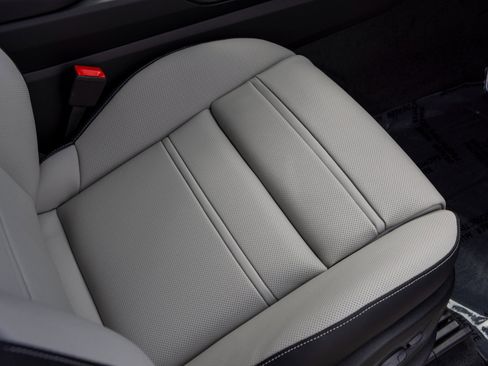 New 2025 Porsche Cayenne Coupe image 46