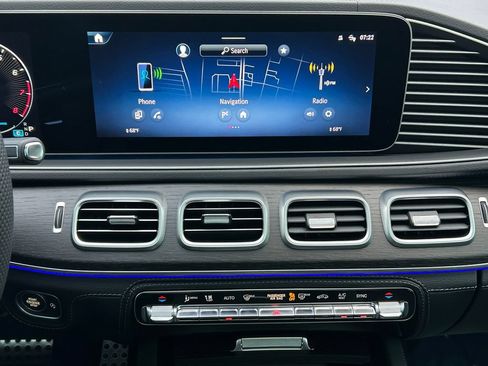 Used 2024 Mercedes-Benz GLS 580 4MATIC image 24