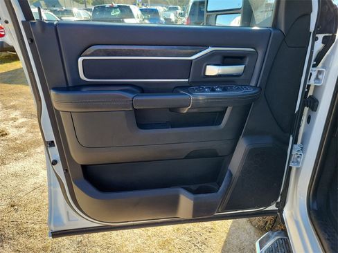 Used 2024 RAM 2500 Big Horn image 10