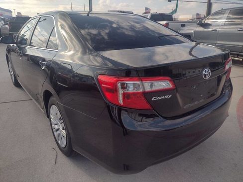Used 2014 Toyota Camry L image 5
