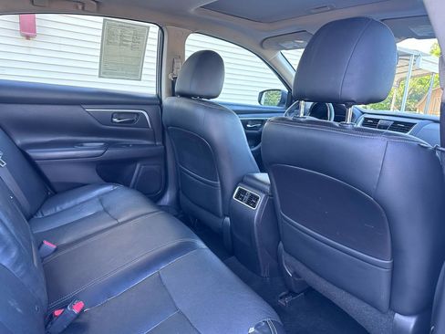 Used 2017 Nissan Altima 3.5 SL w/ 3.5SL Technology Package FWD image 15