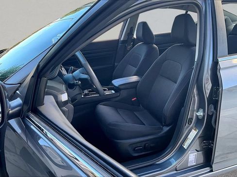 Used 2024 Nissan Altima 2.5 SV w/ SV Premium Package AWD/4WD image 21