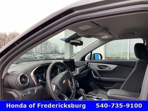 Used 2025 Chevrolet Blazer LT image 32