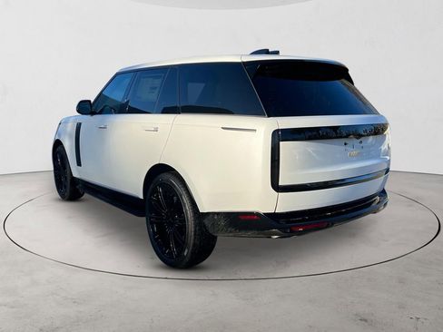 New 2026 Land Rover Range Rover SV image 3