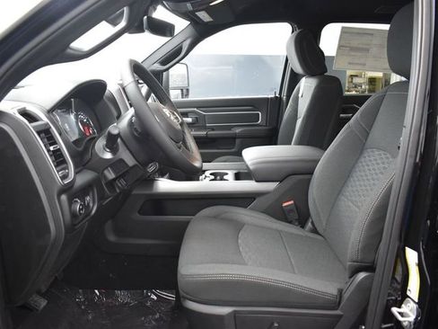 New 2025 RAM 2500 Big Horn AWD/4WD image 11