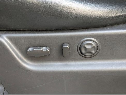 Used 2014 Cadillac Escalade Luxury image 23