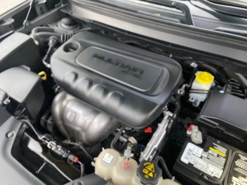 Used 2023 Jeep Cherokee Altitude Lux image 13