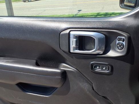Used 2024 Jeep Wrangler Unlimited Rubicon 4xe AWD/4WD image 16