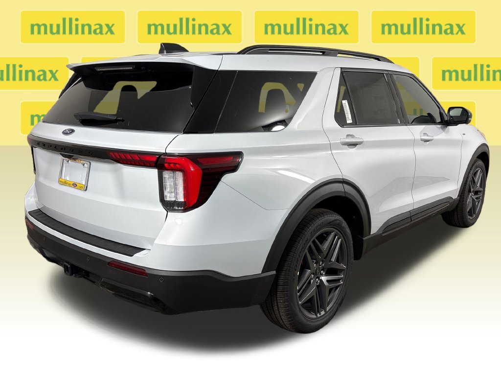 New 2026 Ford Explorer ST-Line w/ ST-Line Street Pack RWD image 4