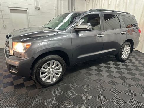 Used 2014 Toyota Sequoia Platinum w/ Preferred Accessory Package AWD/4WD image 5