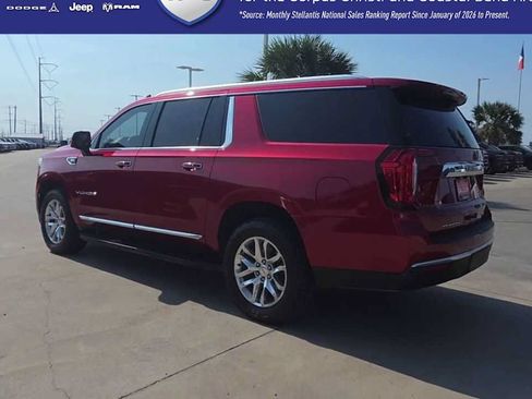 Used 2023 GMC Yukon XL SLT w/ SLT Premium Package RWD image 6