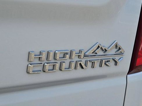 Certified 2024 Chevrolet Silverado 1500 High Country AWD/4WD image 30