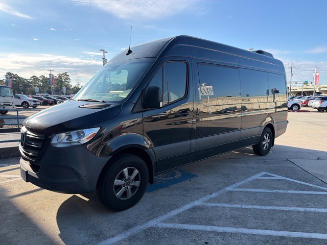 Used 2020 Mercedes-Benz Sprinter 2500 image 1