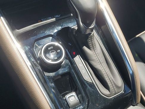 Certified 2024 GMC Canyon Denali AWD/4WD image 28
