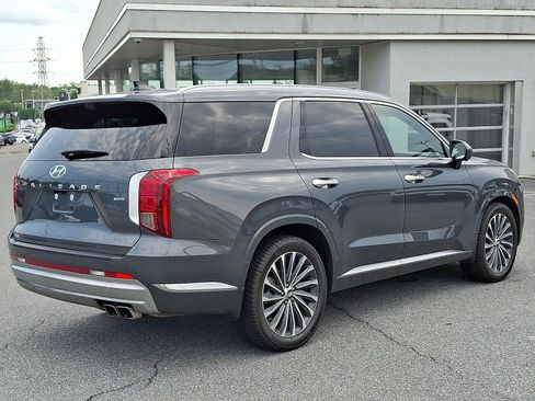 Used 2023 Hyundai Palisade Calligraphy w/ Winter Package AWD/4WD image 5