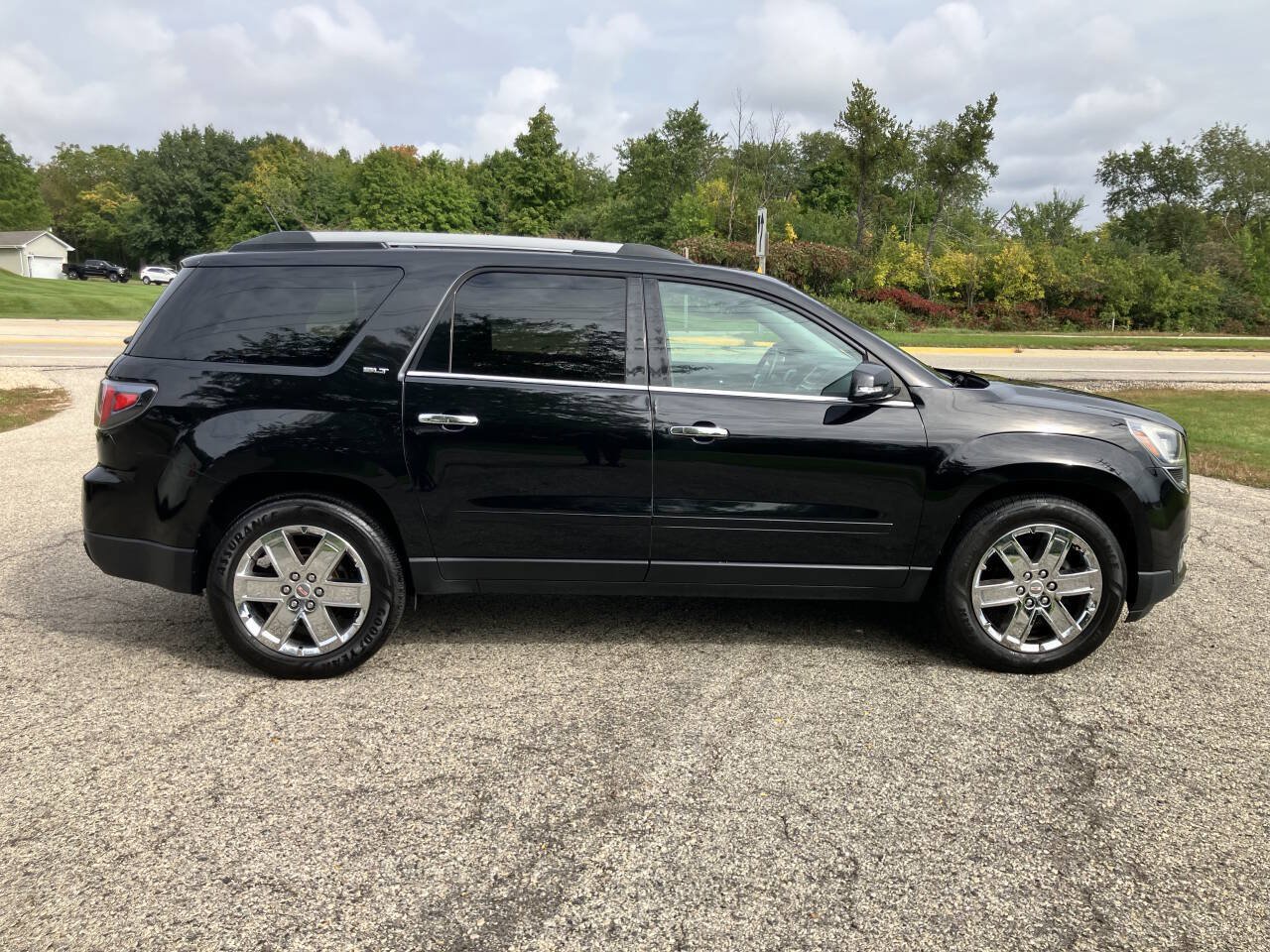 Used 2017 GMC Acadia Limited SLT AWD/4WD image 6