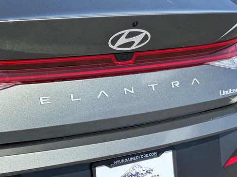 New 2026 Hyundai Elantra Limited FWD image 25