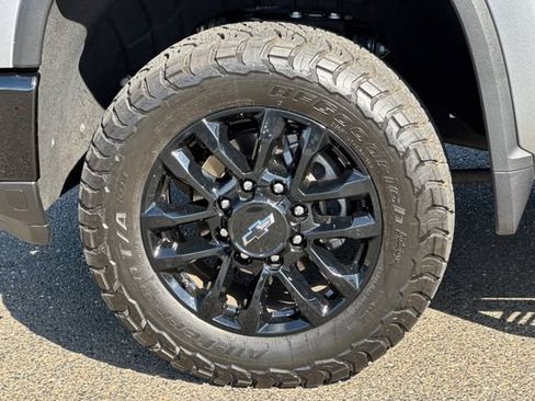 Used 2025 Chevrolet Silverado 2500 LT w/ Trail Boss Package AWD/4WD image 46