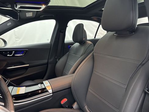 Used 2025 Mercedes-Benz C 300 Sedan image 13