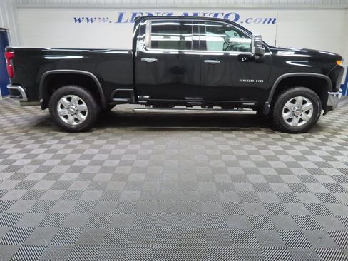 Used 2023 Chevrolet Silverado 3500 LTZ w/ LTZ Convenience Package image 2