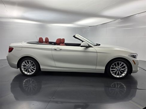 Used 2016 BMW 228i Convertible image 3