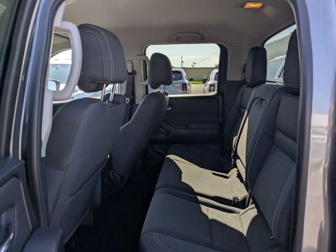 Used 2022 Nissan Frontier SV RWD image 12