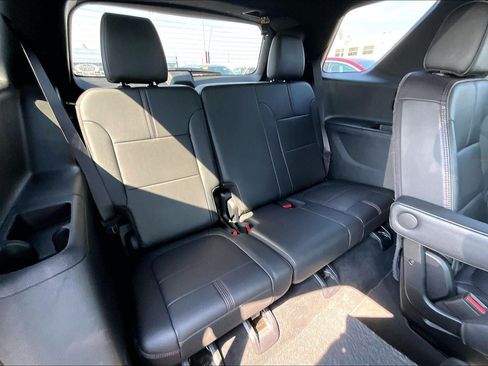 Used 2023 Chevrolet Traverse RS AWD/4WD image 25
