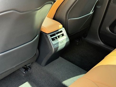 New 2026 Lexus ES 350e FWD image 22