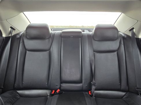 Used 2017 Chrysler 300 Limited w/ Driver Convenience Group image 9