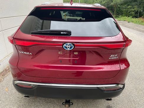 Used 2022 Toyota Venza XLE AWD/4WD image 9