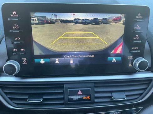 Used 2018 Honda Accord EX image 29