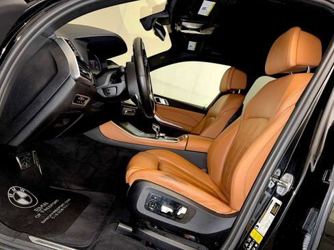 Used 2022 BMW X5 xDrive40i w/ M Sport Package image 9