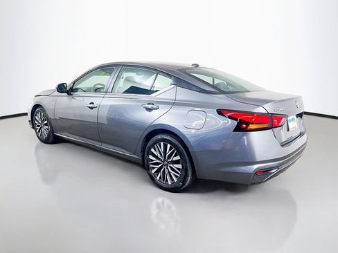 Used 2023 Nissan Altima 2.5 SV FWD image 7