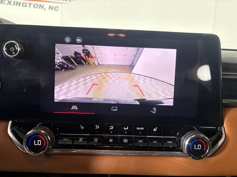 Used 2024 GMC Canyon AT4 AWD/4WD image 17