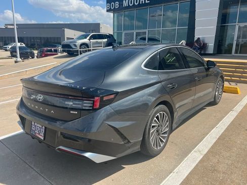 Used 2025 Hyundai Sonata Limited FWD image 9