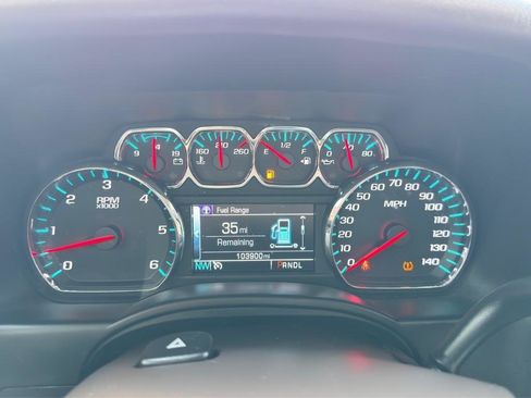 Used 2018 Chevrolet Suburban LT RWD image 28