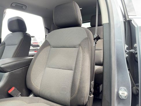 Used 2019 Chevrolet Traverse LT w/ LPO, Floor Liner Package AWD/4WD image 24