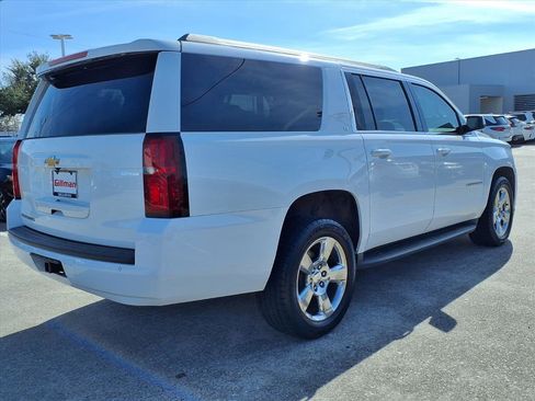 Used 2016 Chevrolet Suburban LT image 24
