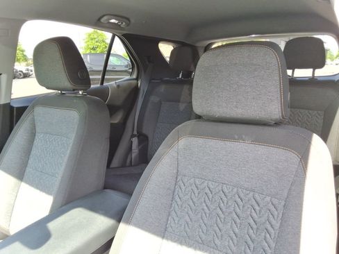 Used 2024 Chevrolet Equinox LT FWD image 23