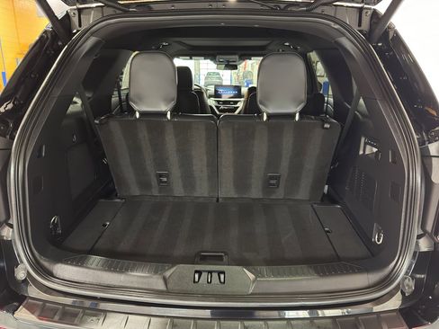 Used 2025 Ford Explorer ST image 21