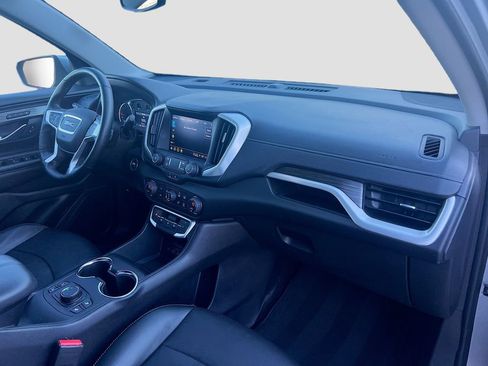 Used 2024 GMC Terrain SLT image 35