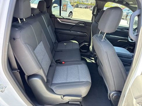 Used 2025 GMC Acadia Elevation FWD image 30