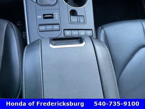 Used 2022 Toyota Highlander XLE AWD/4WD image 38