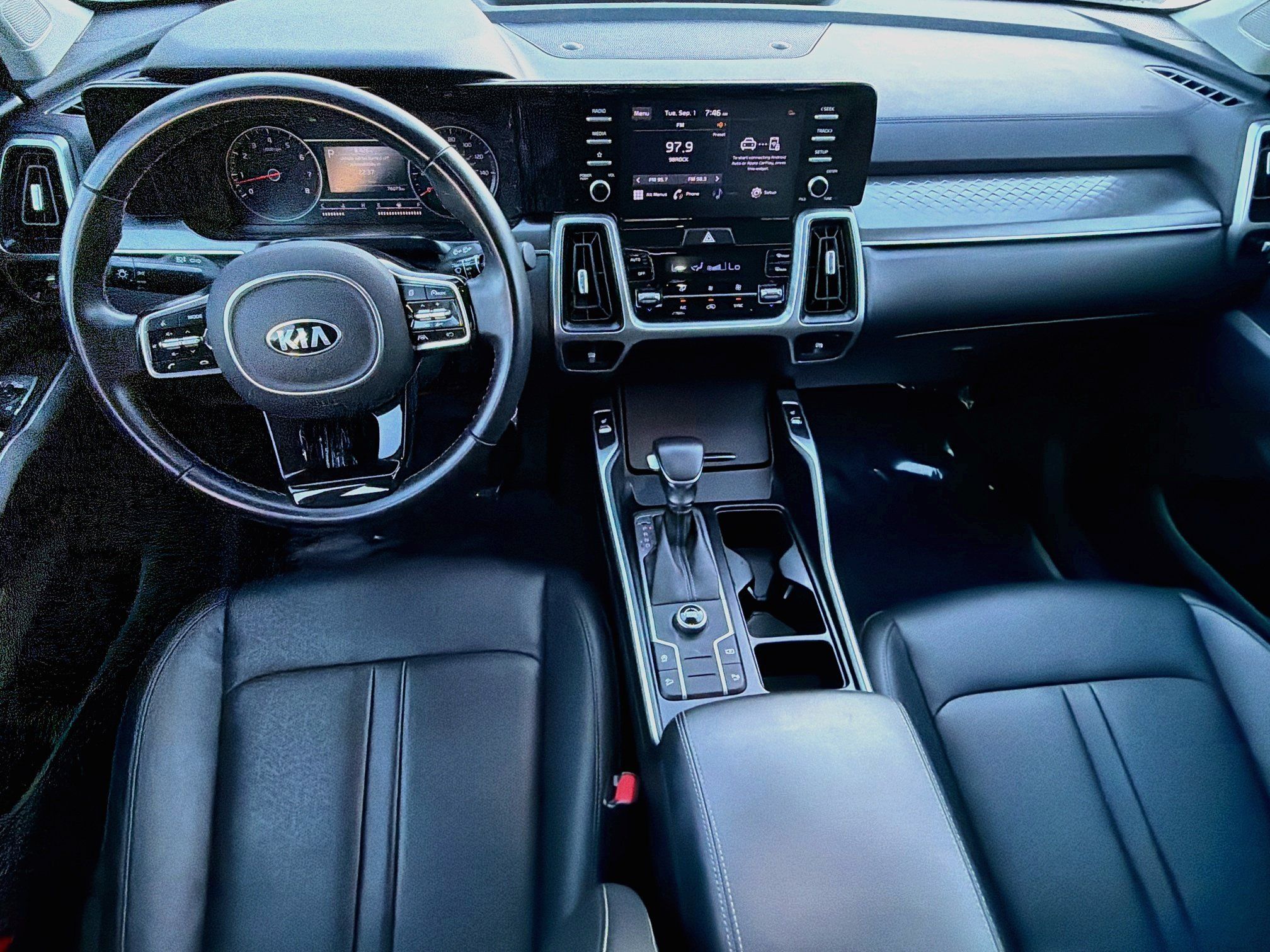 Used 2021 Kia Sorento S w/ Panoramic Sunroof Package FWD image 14