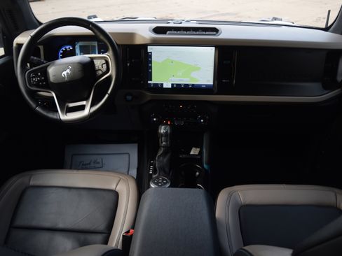 Used 2023 Ford Bronco Wildtrak image 8