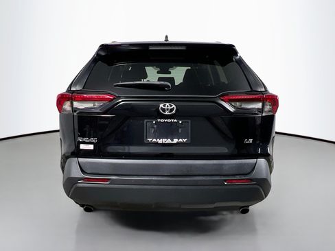 Used 2019 Toyota RAV4 LE FWD image 6