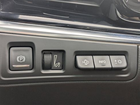 Used 2023 Cadillac XT6 Sport w/ Platinum Package image 29