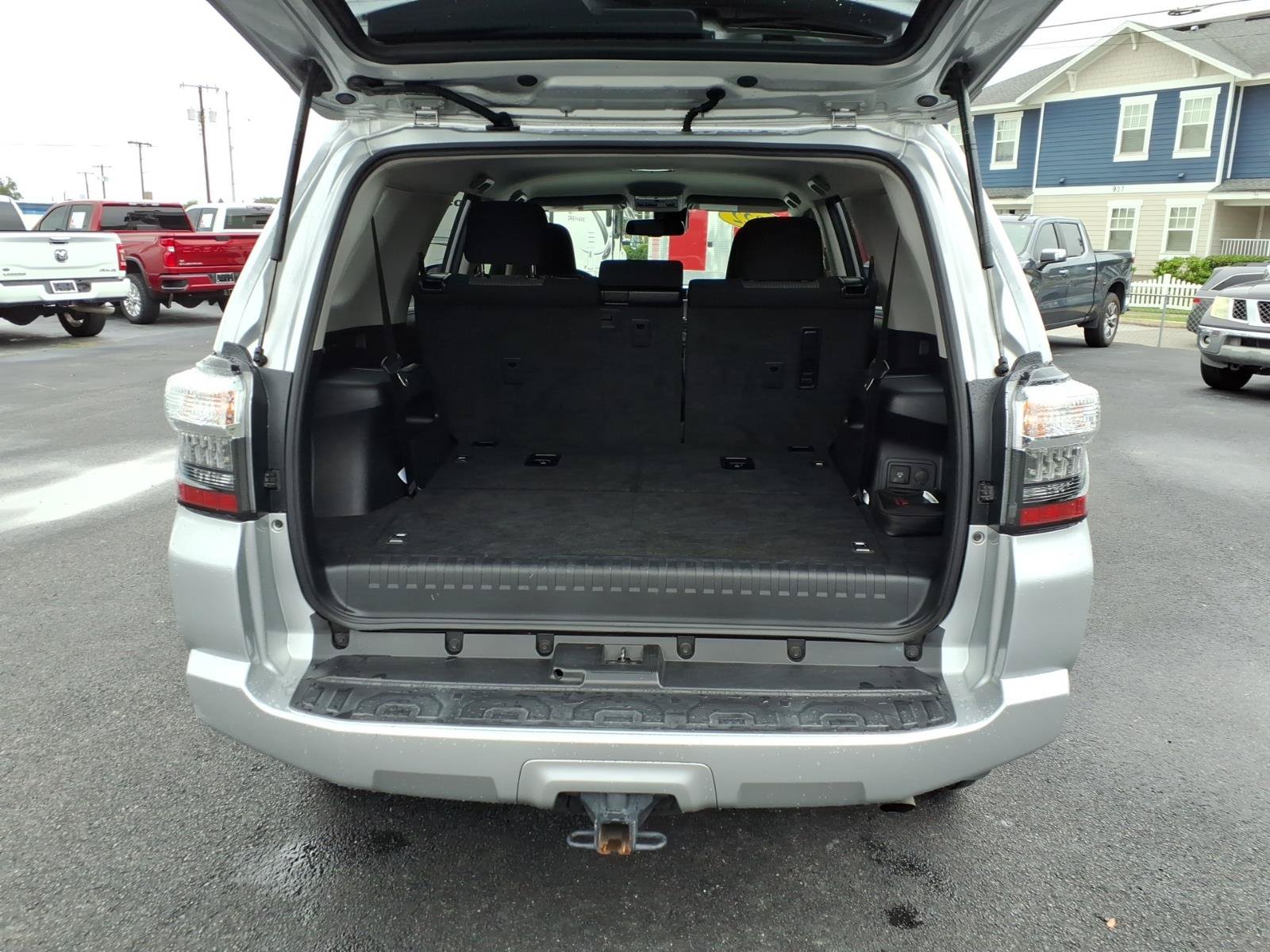 Used 2022 Toyota 4Runner SR5 RWD image 17