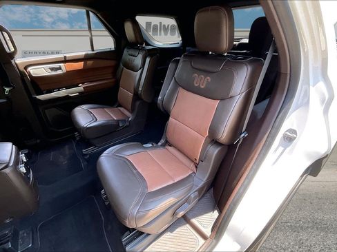 Used 2022 Ford Explorer King Ranch w/ Class IV Trailer Tow Package AWD/4WD image 24
